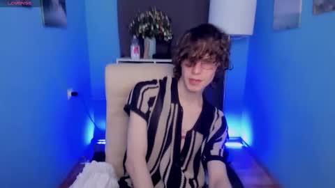 Leo online show from November 10, 10:15 pm