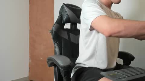 Leo Jones online show from February 13, 5:40 pm