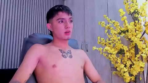 leohard_ online show from December 20, 2:57 pm