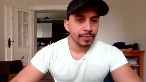 leohillmann online show from March 19, 8:50 am