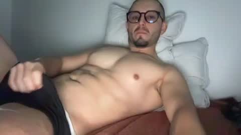 leonandresough online show from October 19, 11:30 pm