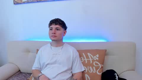 Leo  online show from October 28, 9:28 pm