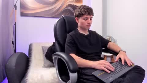 Leo  online show from November 9, 5:22 am