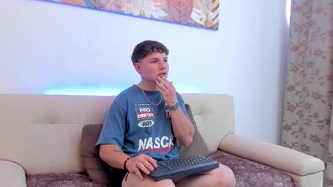 Leo  online show from October 6, 8:46 pm