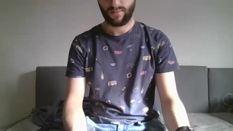 neoglo online show from February 24, 1:34 pm