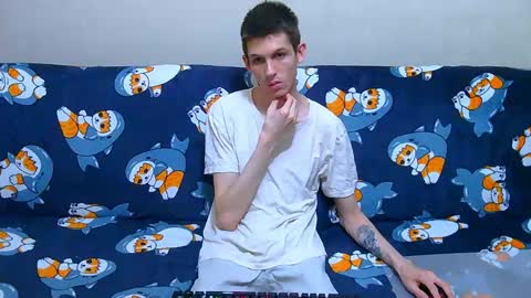 lester_broo online show from May 22, 8:14 pm