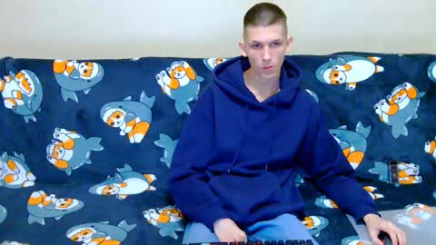 lester_broo online show from October 3, 10:15 pm