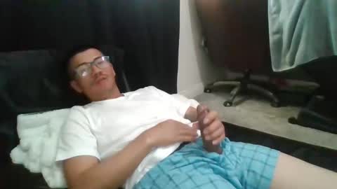 levydakingnum1 online show from October 24, 10:44 pm