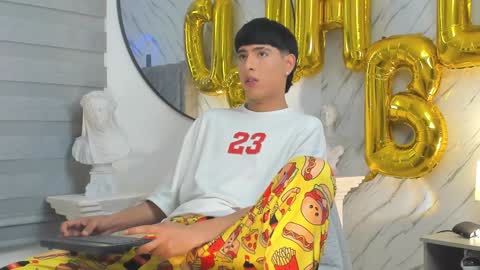 Liam online show from February 5, 7:50 am