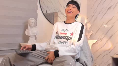 Liam online show from February 3, 2:25 am