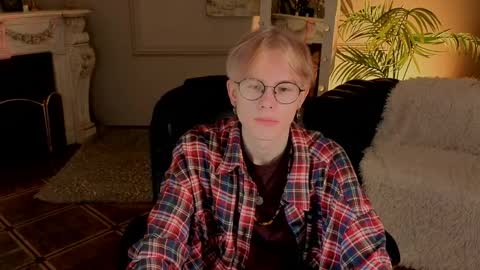 LIAM online show from April 4, 5:37 am