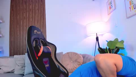 Liam Collins online show from November 11, 11:59 am