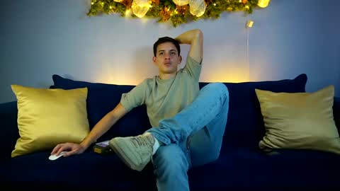 Liam online show from December 30, 10:55 pm