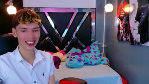 liam_green1 online show from February 28, 9:03 pm