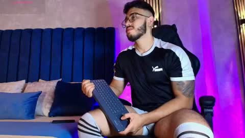 LIAM KLEIN online show from July 10, 11:46 am