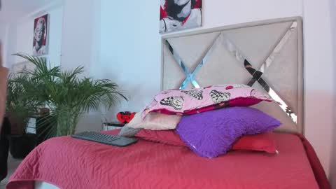 Call me Lian online show from March 17, 12:18 pm