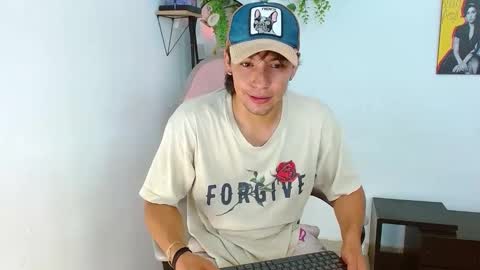 Snapshot of liam_xul chatting on October 19, 7:39 pm liamxul online show from October 19, 7:39 pm