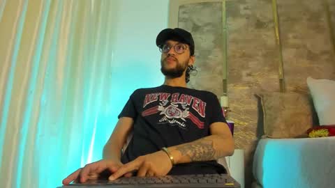 Snapshot of liamsamderz chatting on October 16, 12:02 pm LiamSamderz online show from October 16, 12:02 pm