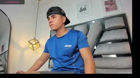 lianfox_ online show from April 16, 12:49 pm