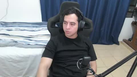 lionblake online show from April 9, 9:04 am