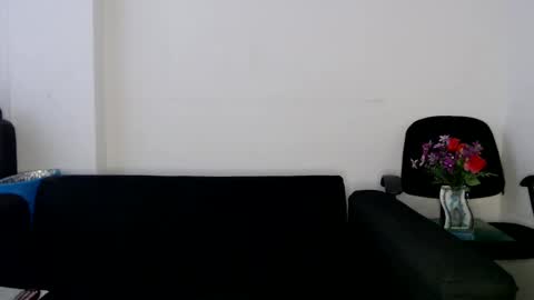 Manu online show from December 4, 10:30 pm