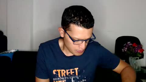 Manu online show from December 9, 4:23 am