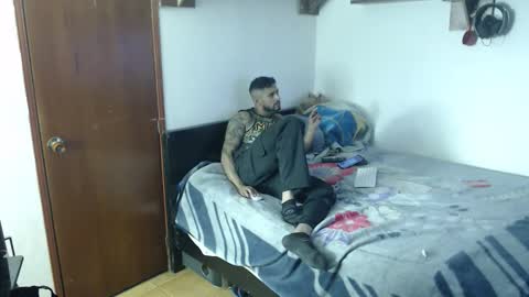 Kruger and girls online show from April 9, 1:58 am