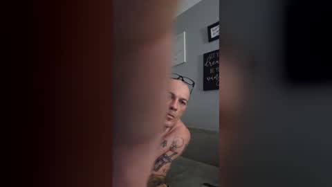 Swlodisdick online show from April 10, 11:17 am