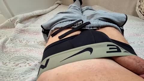 Snapshot of lo82 chatting on January 26, 2:19 pm Lo82 online show from January 26, 2:19 pm