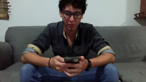 Lobo online show from December 4, 2:42 am