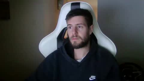 lobo online show from December 1, 12:52 pm