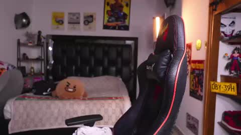 logan_hugh8 online show from July 1, 10:32 pm
