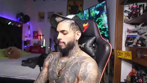 logan_hugh8 online show from March 24, 6:40 am