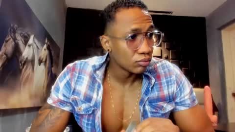 logan_varela online show from December 9, 6:52 pm