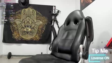 LOGAN WHITTERS online show from March 28, 12:27 pm