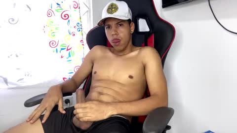 Loggan Fross online show from November 23, 2:06 pm