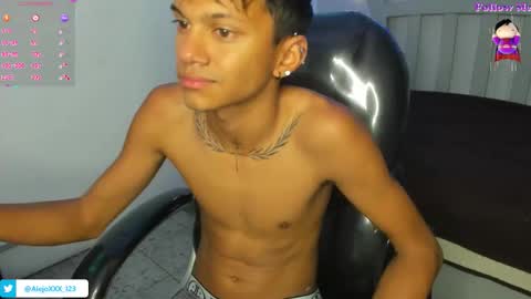 Snapshot of loistwink_1 chatting on October 1, 8:40 am LOUIS online show from October 1, 8:40 am