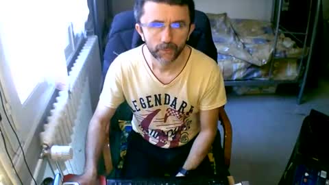 Snapshot of lokoum39 chatting on January 15, 11:53 am lokoum39 online show from January 15, 11:53 am