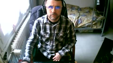 Snapshot of lokoum39 chatting on February 10, 12:08 pm lokoum39 online show from February 10, 12:08 pm