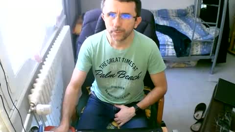 Snapshot of lokoum39 chatting on January 3, 1:58 pm lokoum39 online show from January 3, 1:58 pm