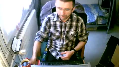 Snapshot of lokoum39 chatting on December 2, 11:10 am lokoum39 online show from December 2, 11:10 am