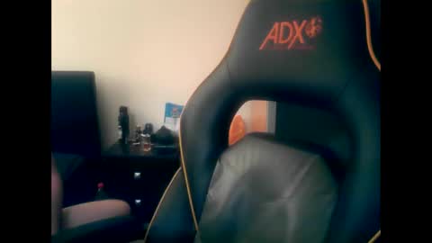 london_man1988 online show from March 10, 9:01 am