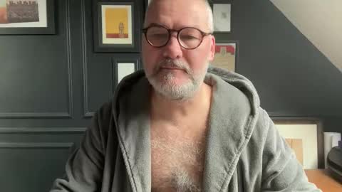 EnglishBear online show from February 20, 9:22 am