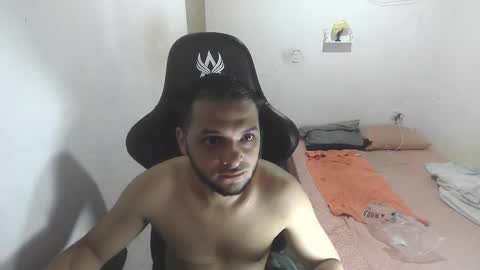 Marvin Santiago online show from March 15, 1:57 am