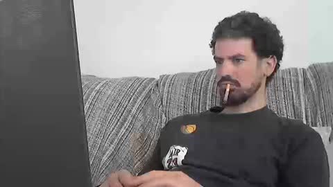 Alejandro Rulitos Twitter longnight55 Intagram 5longnight5 online show from March 13, 3:19 pm