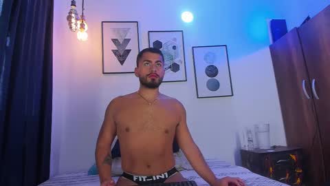 Snapshot of los_juanes chatting on February 10, 1:33 pm JUAN  JUAN online show from February 10, 1:33 pm