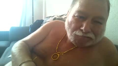 louis_chokdee online show from March 9, 3:16 pm