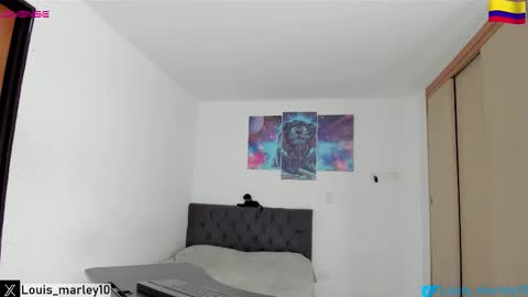 louis_marley_ online show from December 16, 2:13 pm