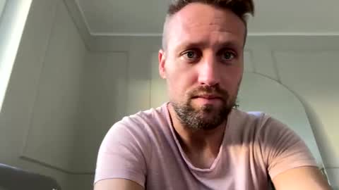 lovefuesse online show from November 3, 8:40 am