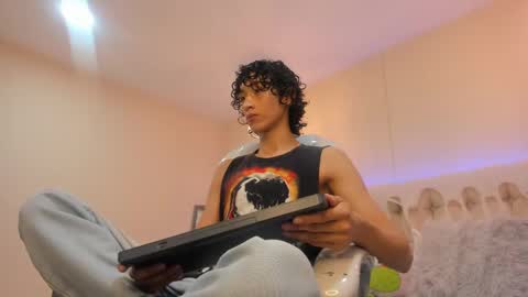 loverboy8_ online show from December 14, 3:07 am